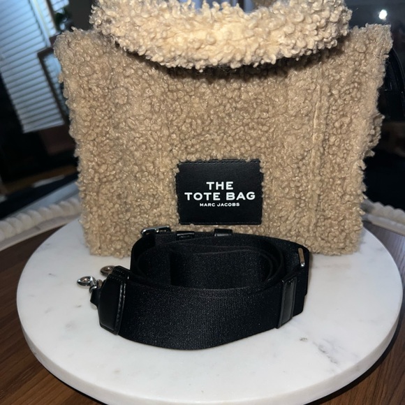 Marc Jacobs Small teddy Tote - Picture 3 of 9